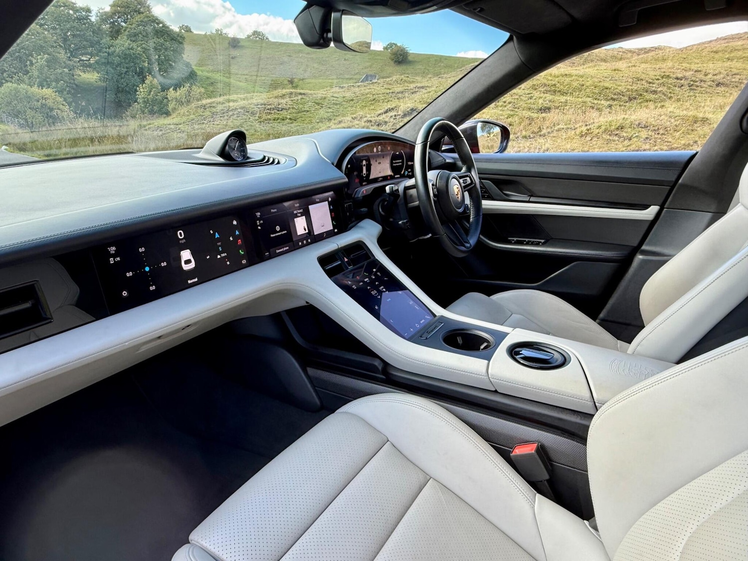 Used Porsche Taycan 2021 for sale - 76121540: Photo 37