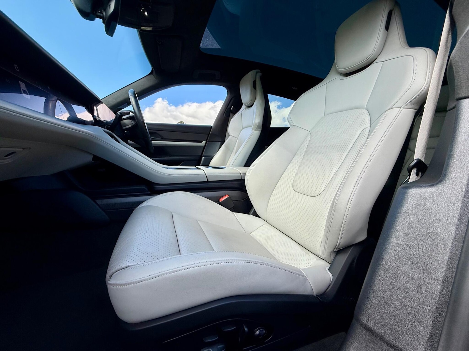 Used Porsche Taycan 2021 for sale - 76121540: Photo 41