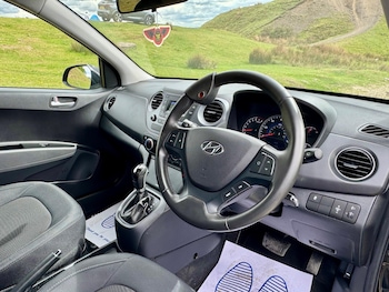 Used Hyundai i10 2018 for sale - 75623646: Photo