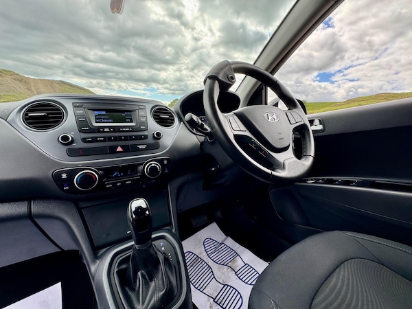 Used Hyundai i10 2018 for sale - 75623646: Photo 44