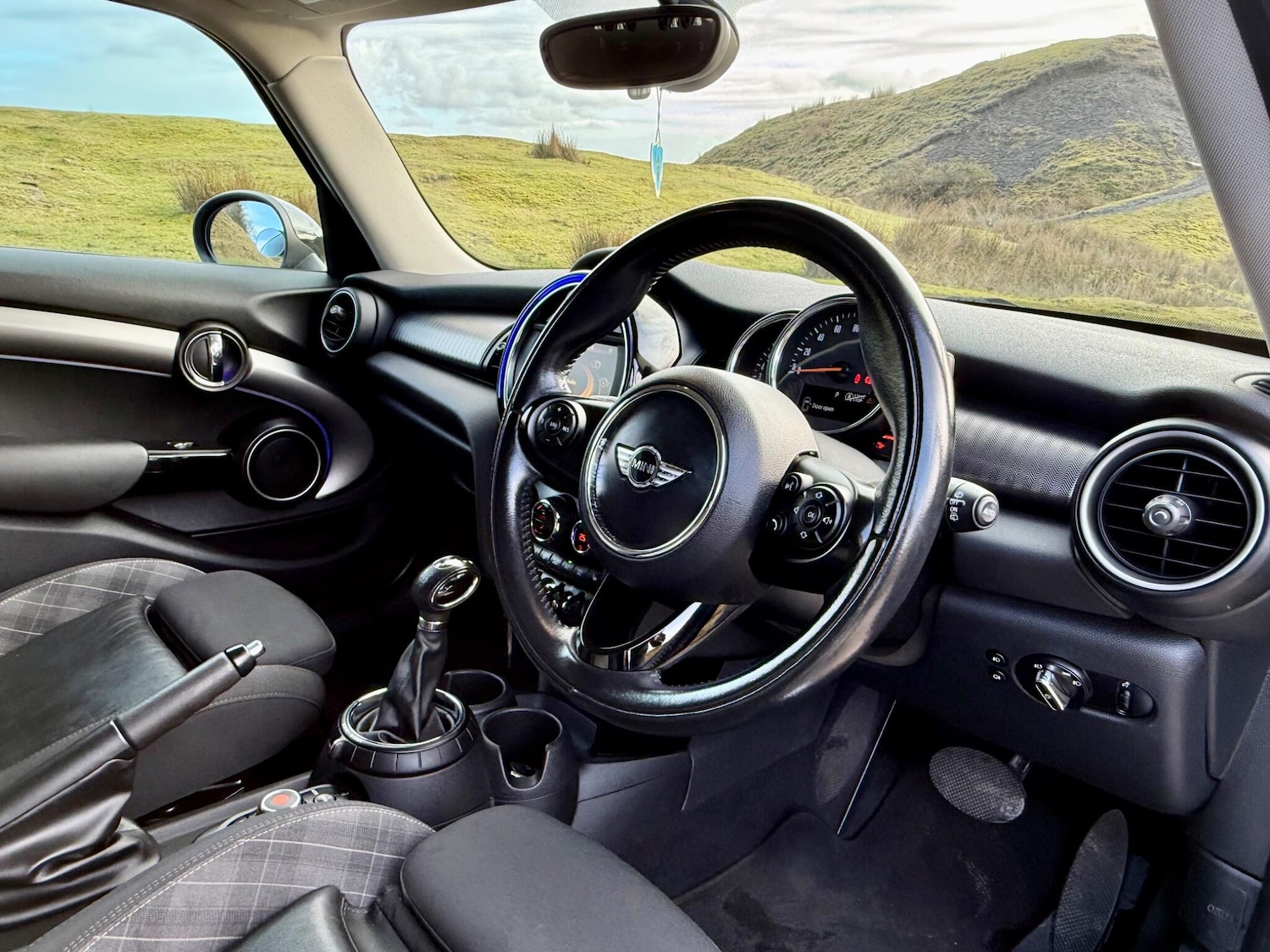 Used MINI Hatch 2015 for sale - 77131366: Photo 2