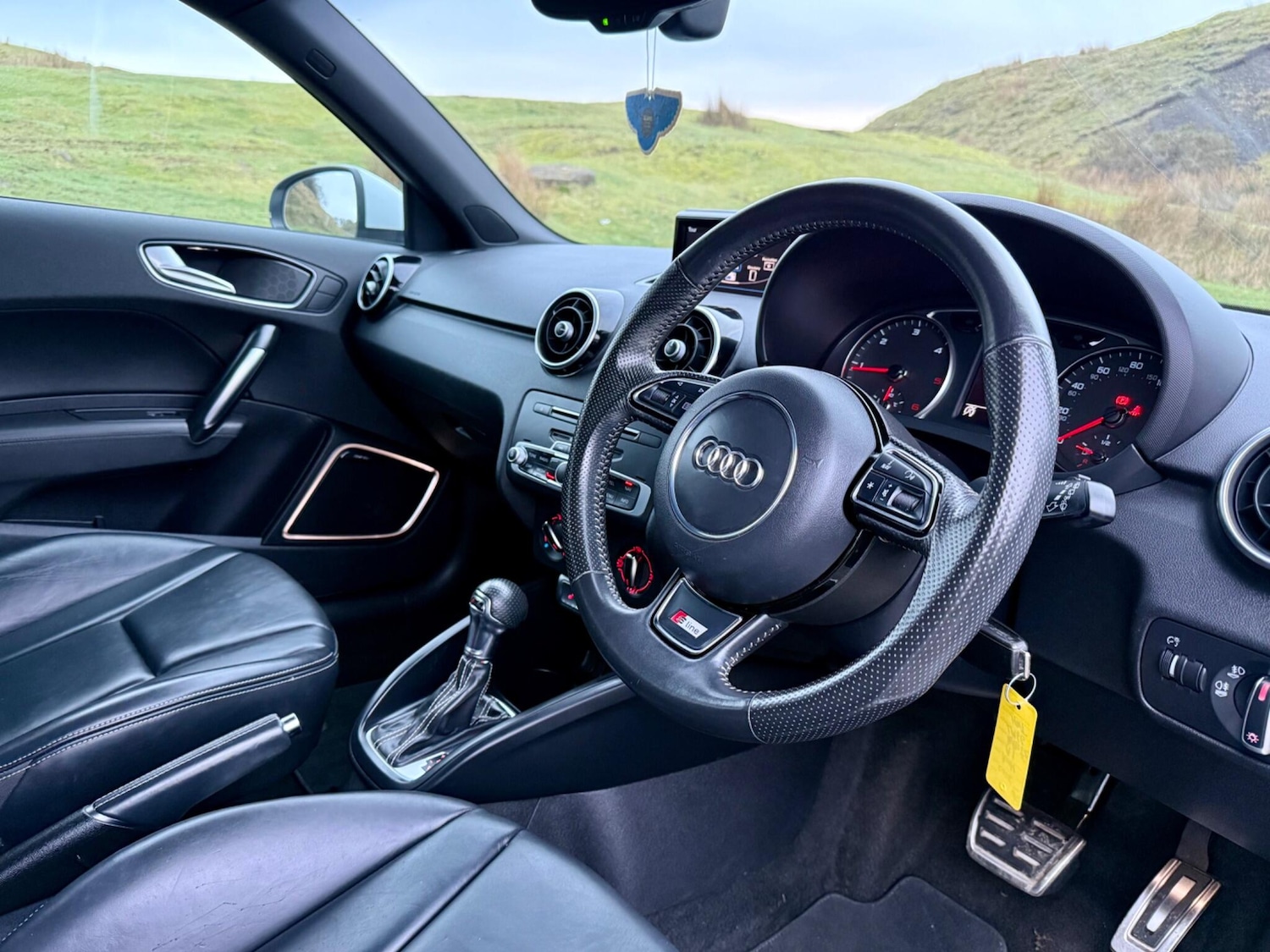 Used Audi A1 for sale - 77825060: Photo 2