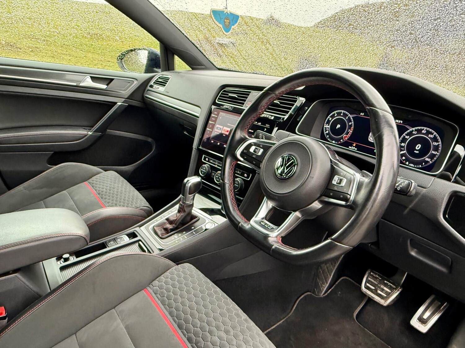 Used Volkswagen Golf 2017 for sale - 77538016: Photo 2