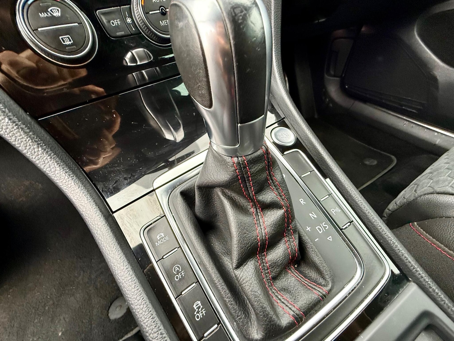 Used Volkswagen Golf 2017 for sale - 77538016: Photo 42