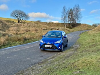 Used Toyota Yaris 2017 for sale - 77537422: Photo