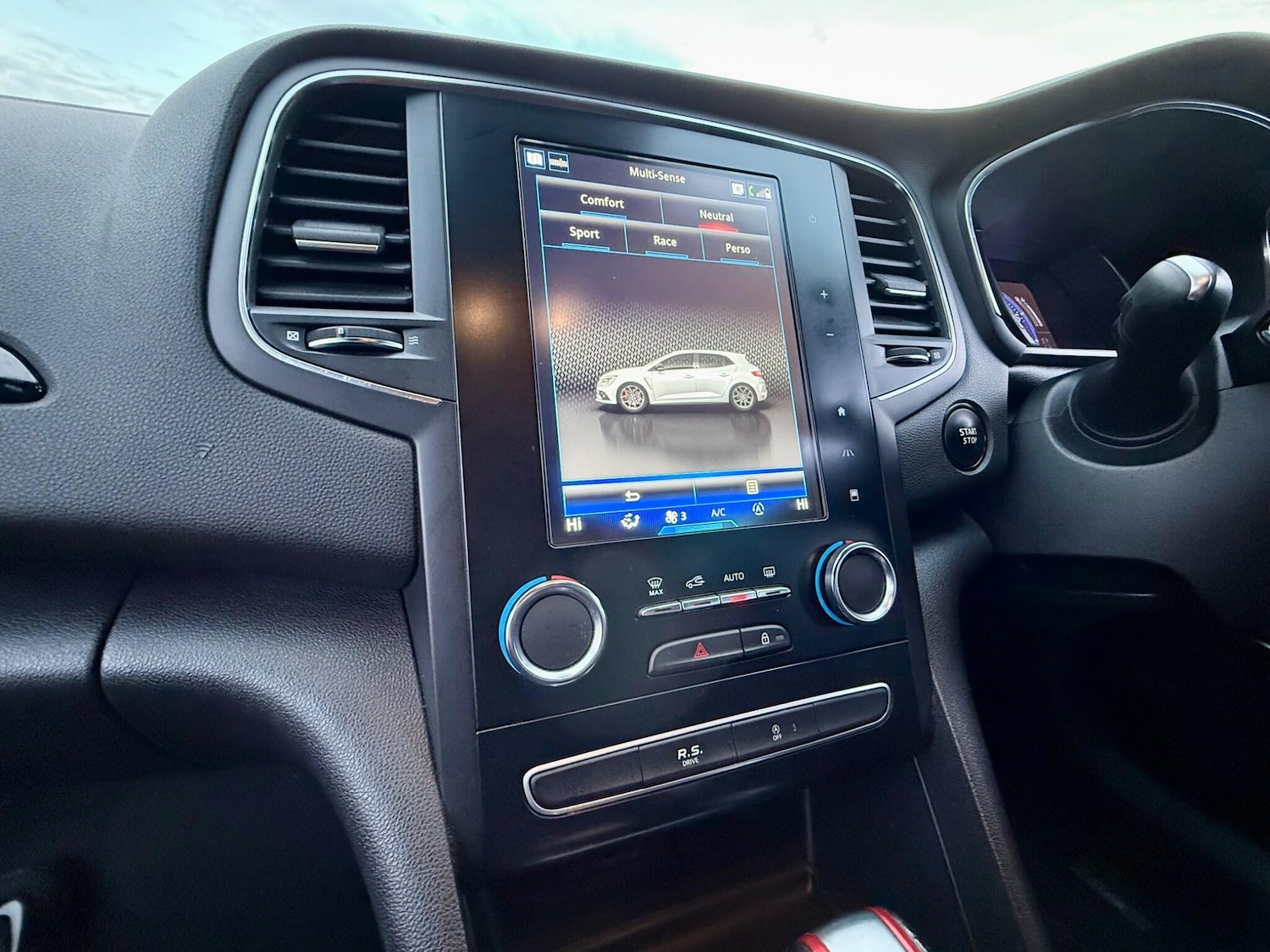 Used Renault Megane 2019 for sale - 77143516: Photo 40