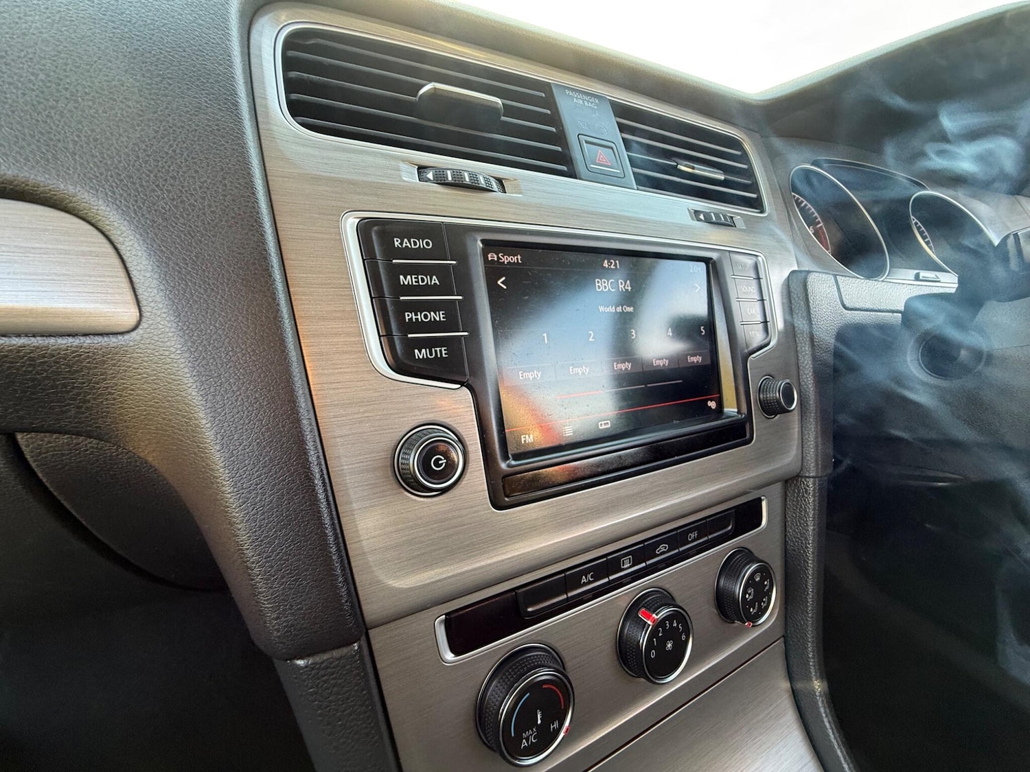 Used Volkswagen Golf 2015 for sale - 76667397: Photo 37