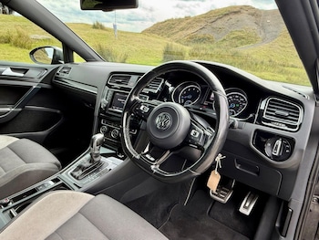 Used Volkswagen Golf 2015 for sale - 76988386: Photo