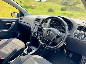 Used Volkswagen Polo 2017 for sale - 76987909: Photo