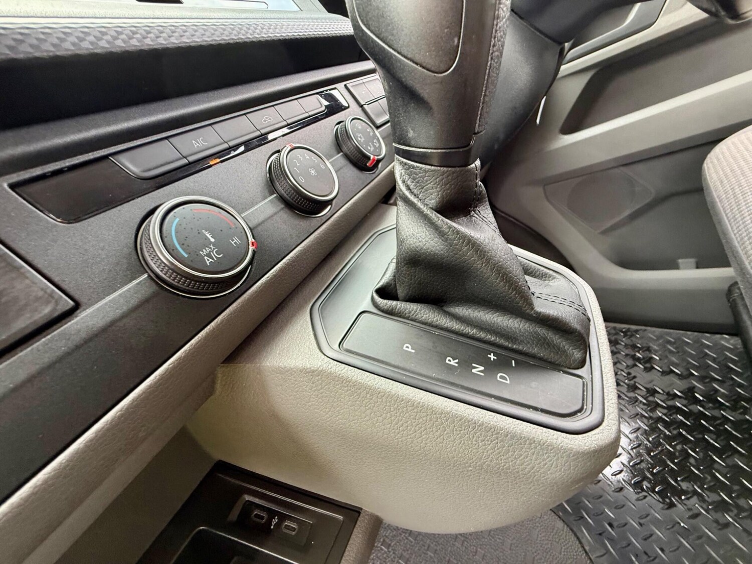 Used Volkswagen Transporter 2021 for sale - 76099574: Photo 40