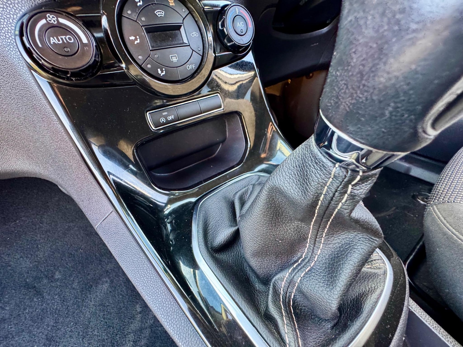 Used Ford Fiesta for sale - 76996588: Photo 30