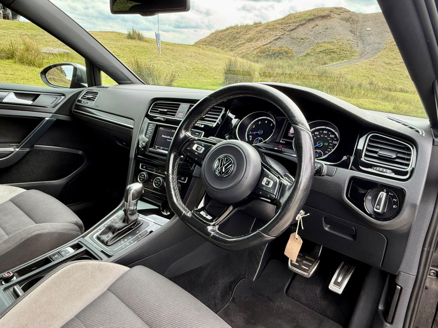 Used Volkswagen Golf 2015 for sale - 76632780: Photo 2