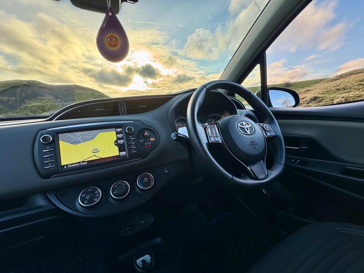 Used Toyota Yaris 2017 for sale - 76991119: Photo 35