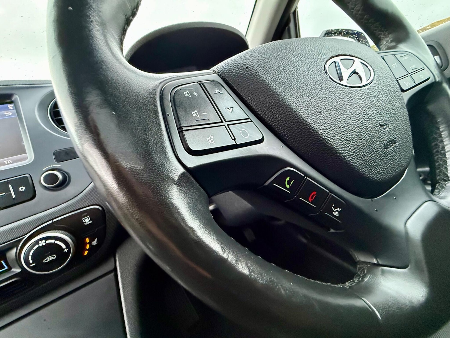 Used Hyundai i10 2018 for sale - 77456296: Photo 17