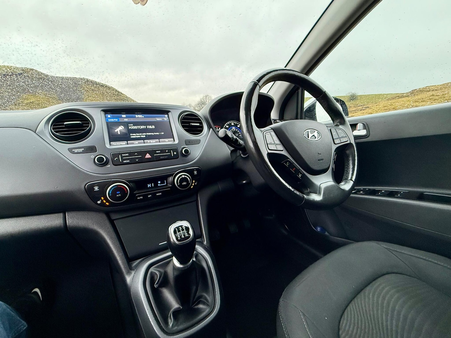 Used Hyundai i10 2018 for sale - 77456296: Photo 18