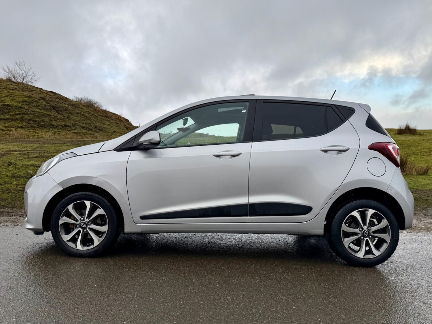 Used Hyundai i10 2018 for sale - 77456296: Photo 30