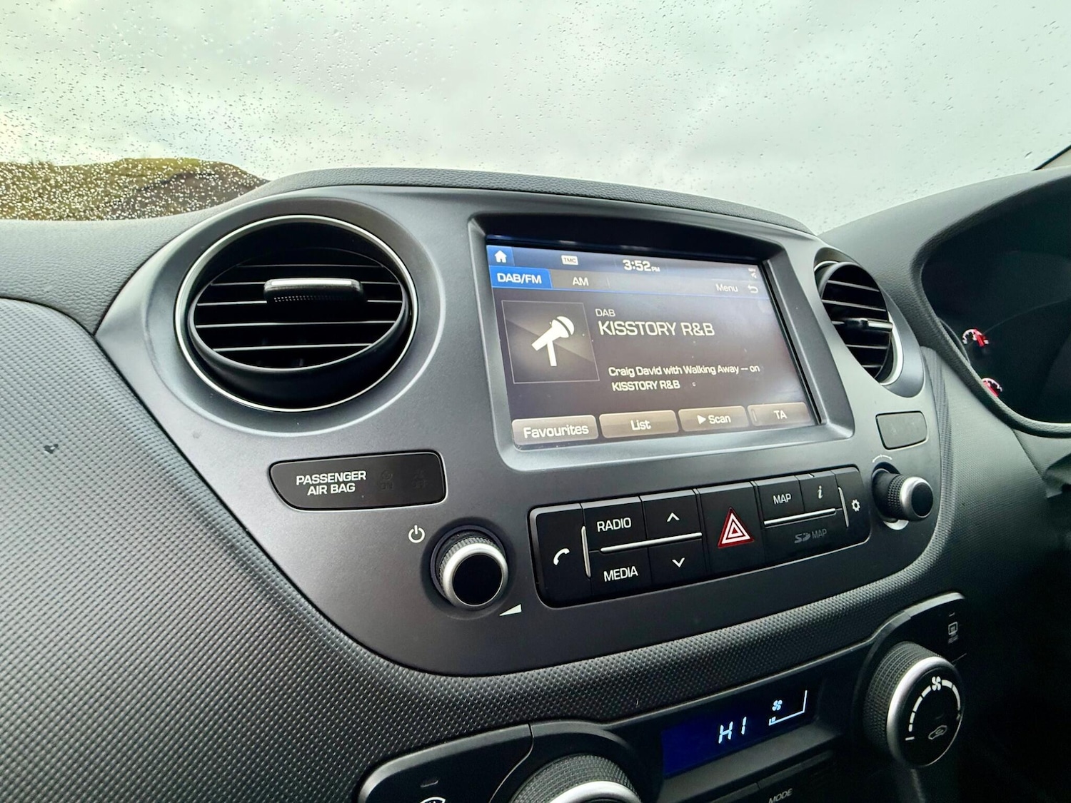 Used Hyundai i10 2018 for sale - 77456296: Photo 36