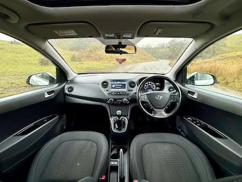 Used Hyundai i10 2018 for sale - 77456296: Photo