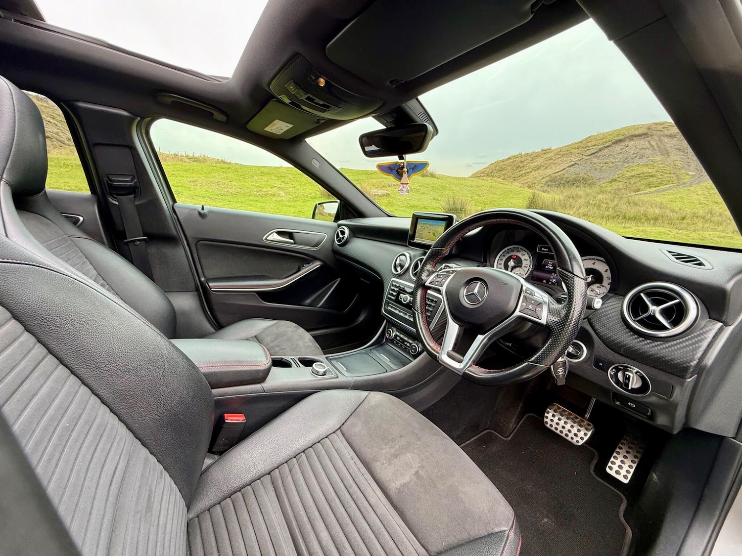 Used Mercedes-Benz A-Class 2015 for sale - 76108631: Photo 2