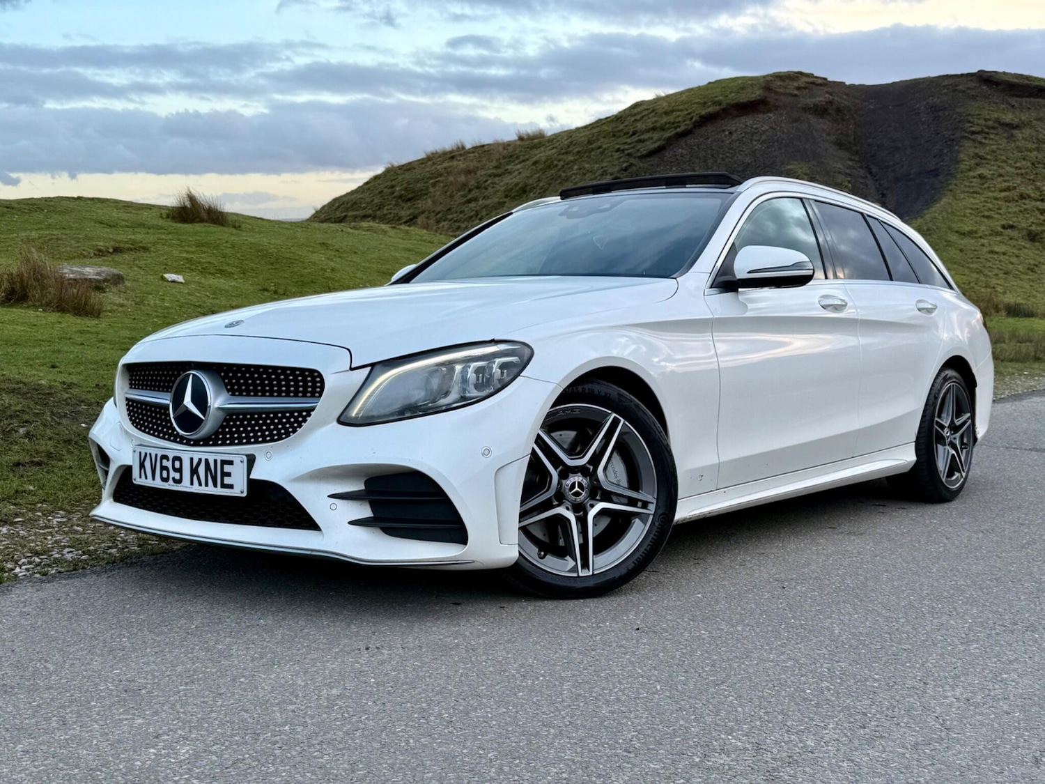 Used Mercedes-Benz C Class 2019 for sale - 76913339: Photo 4