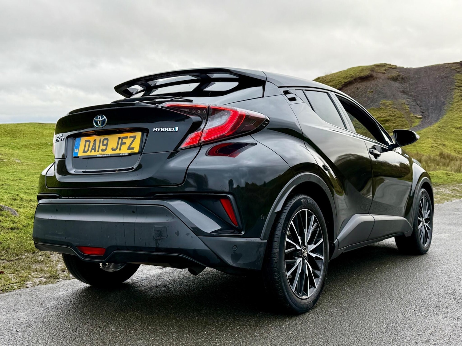 Used Toyota C-HR 2019 for sale - 76441000: Photo 16