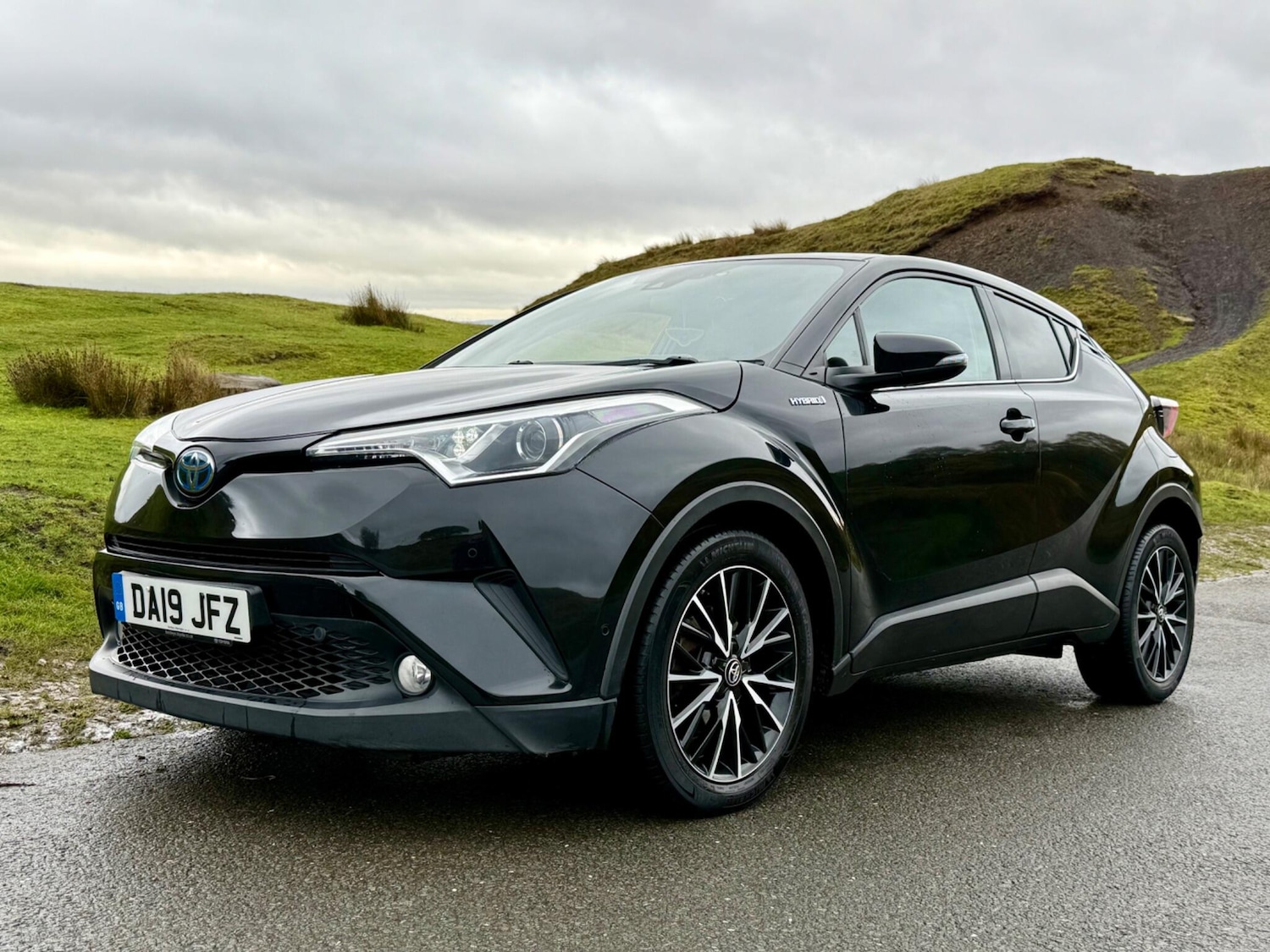 Used Toyota C-HR 2019 for sale - 76441000: Photo 25