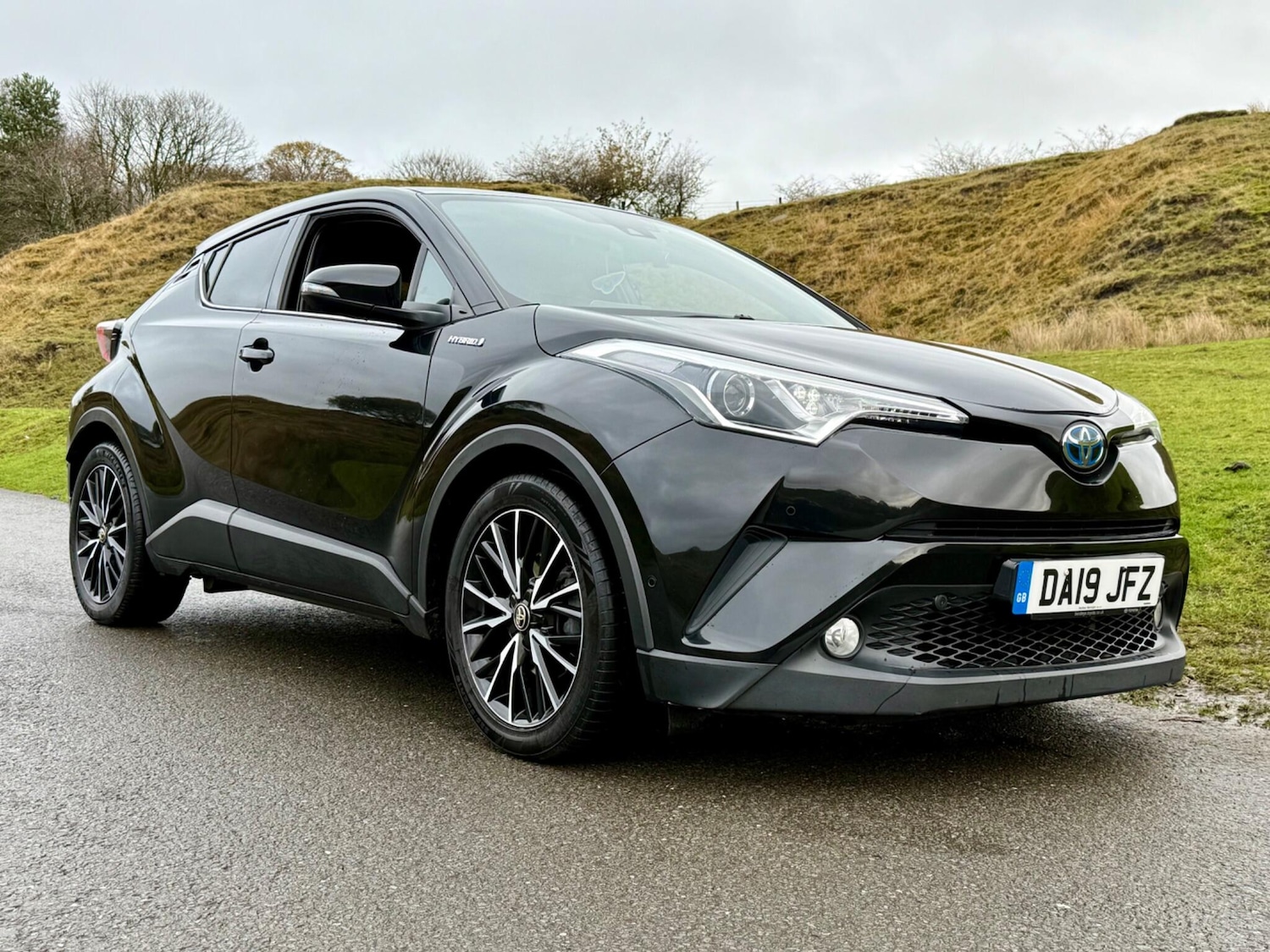 Used Toyota C-HR 2019 for sale - 76441000: Photo 28