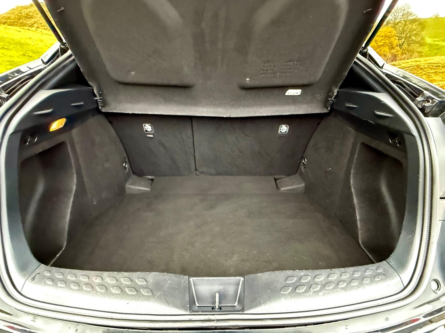 Used Toyota C-HR 2019 for sale - 76441000: Photo 32