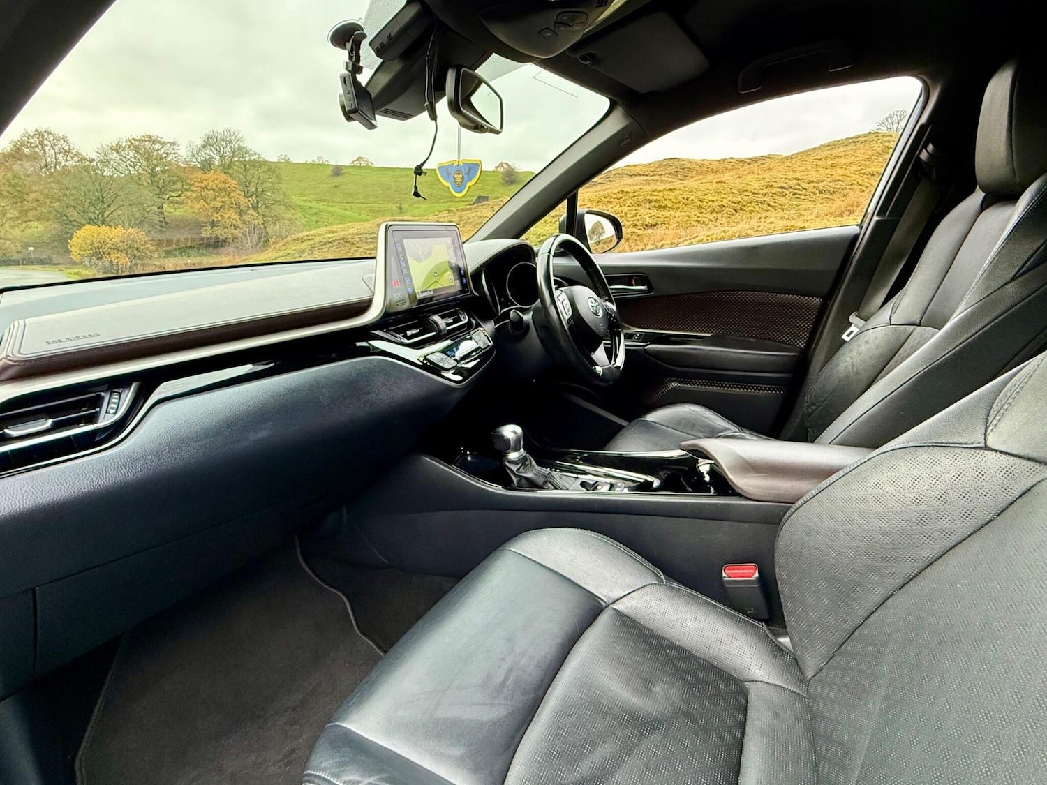 Used Toyota C-HR 2019 for sale - 76441000: Photo 33