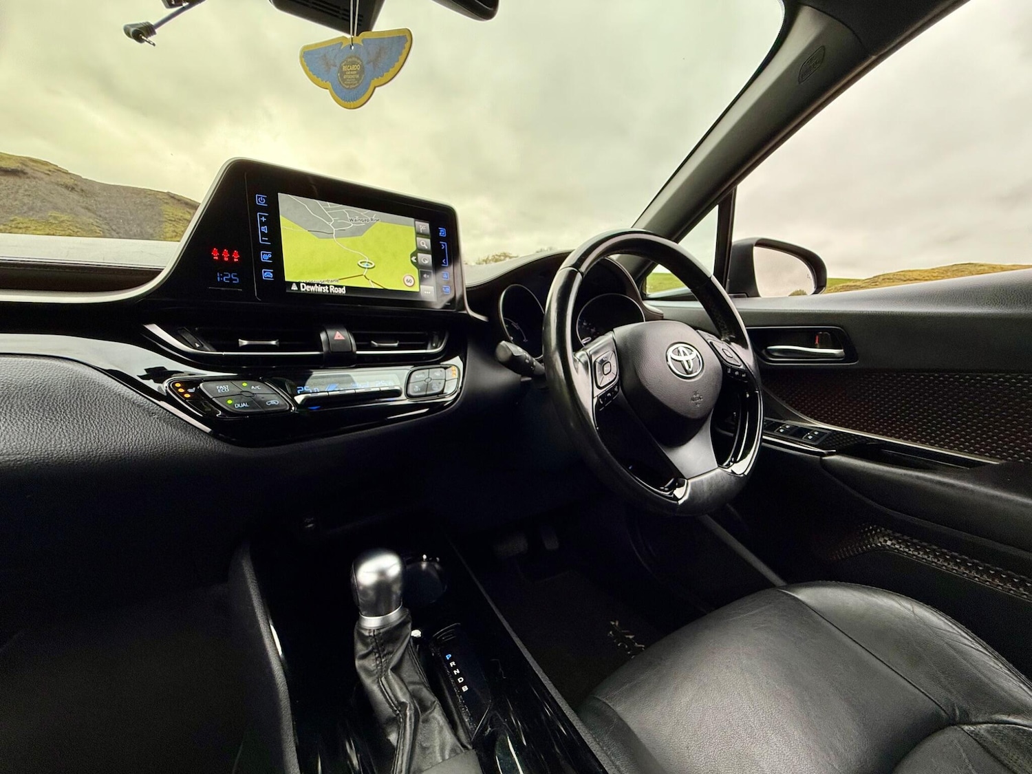 Used Toyota C-HR 2019 for sale - 76441000: Photo 35