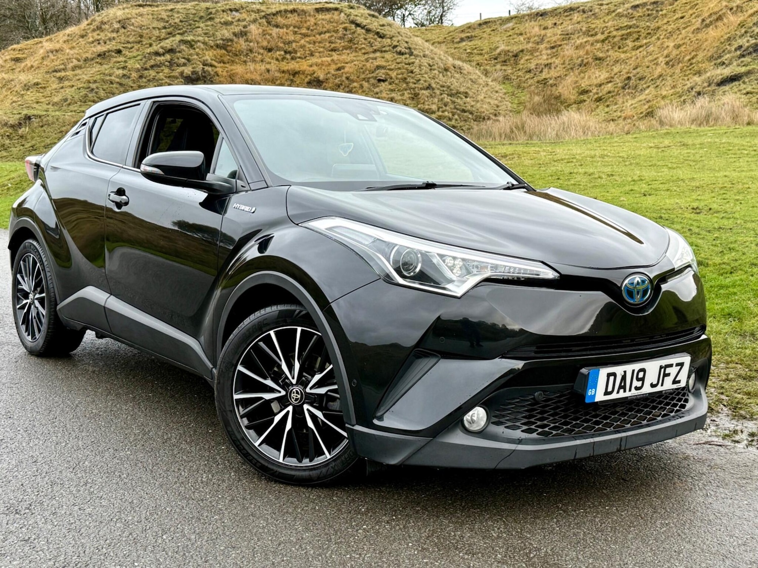 Used Toyota C-HR 2019 for sale - 76441000: Photo 7