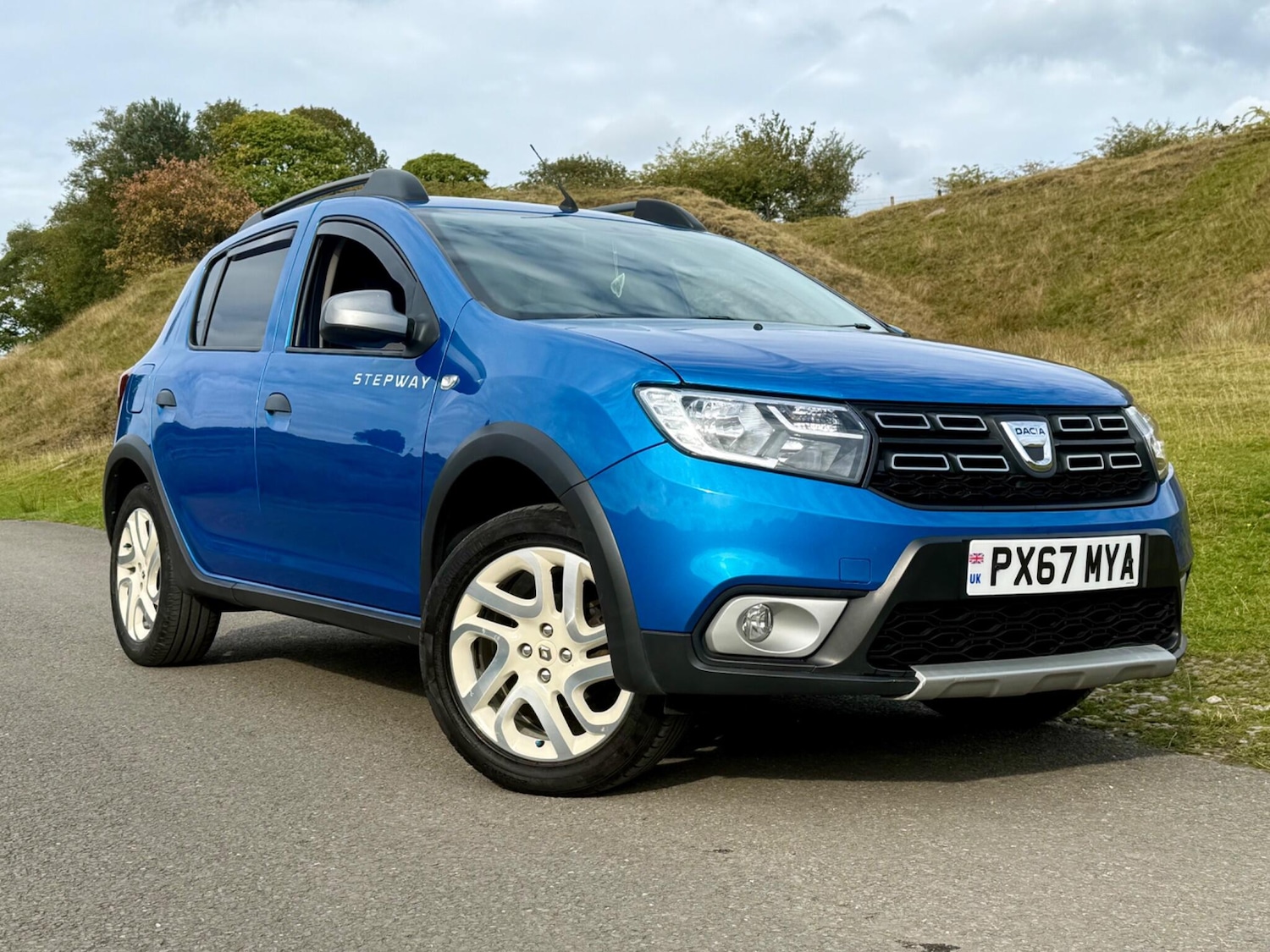 Used Dacia Sandero Stepway 2017 for sale - 75809822: Photo 1