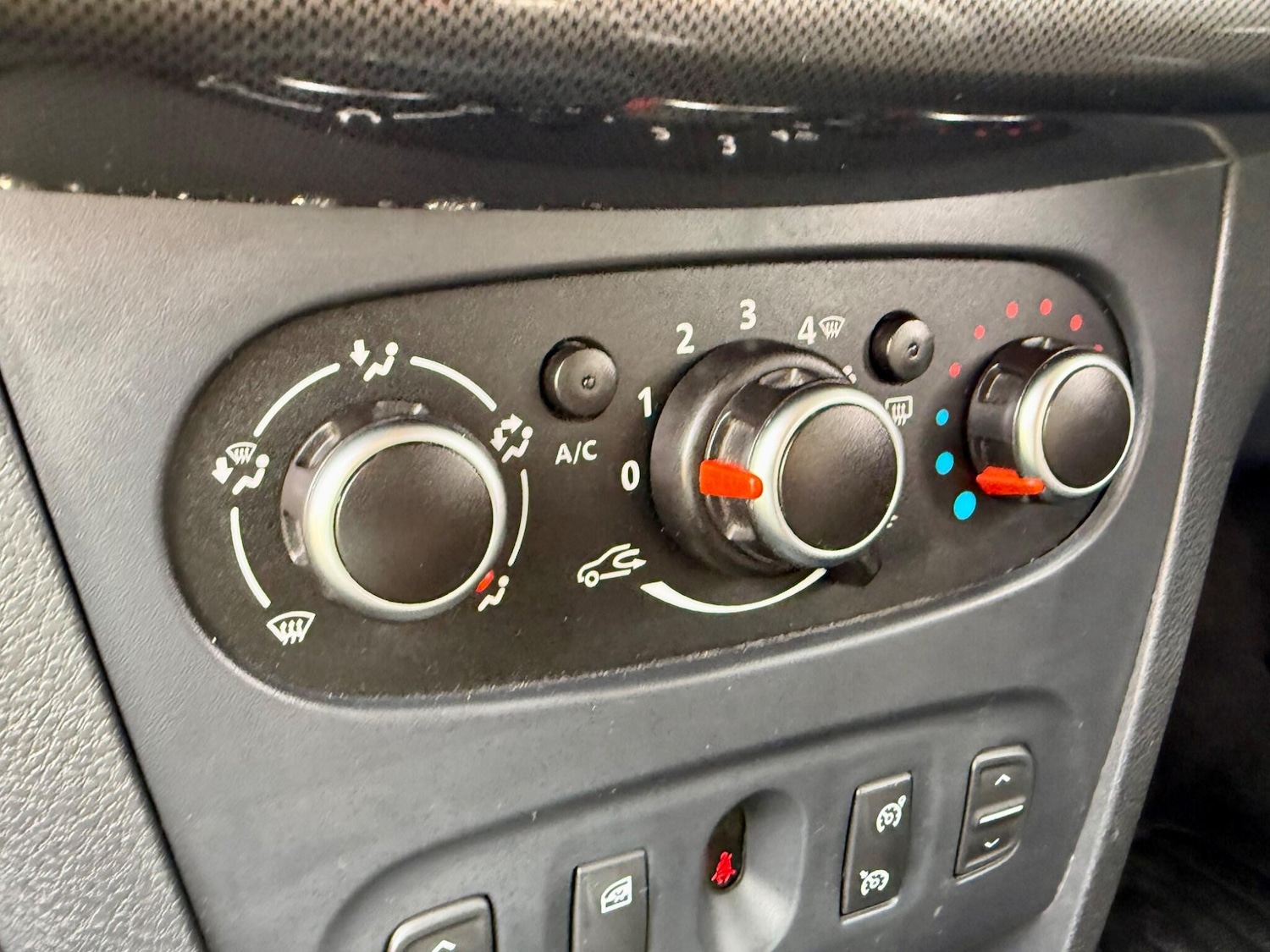 Used Dacia Sandero Stepway 2017 for sale - 75809822: Photo 13