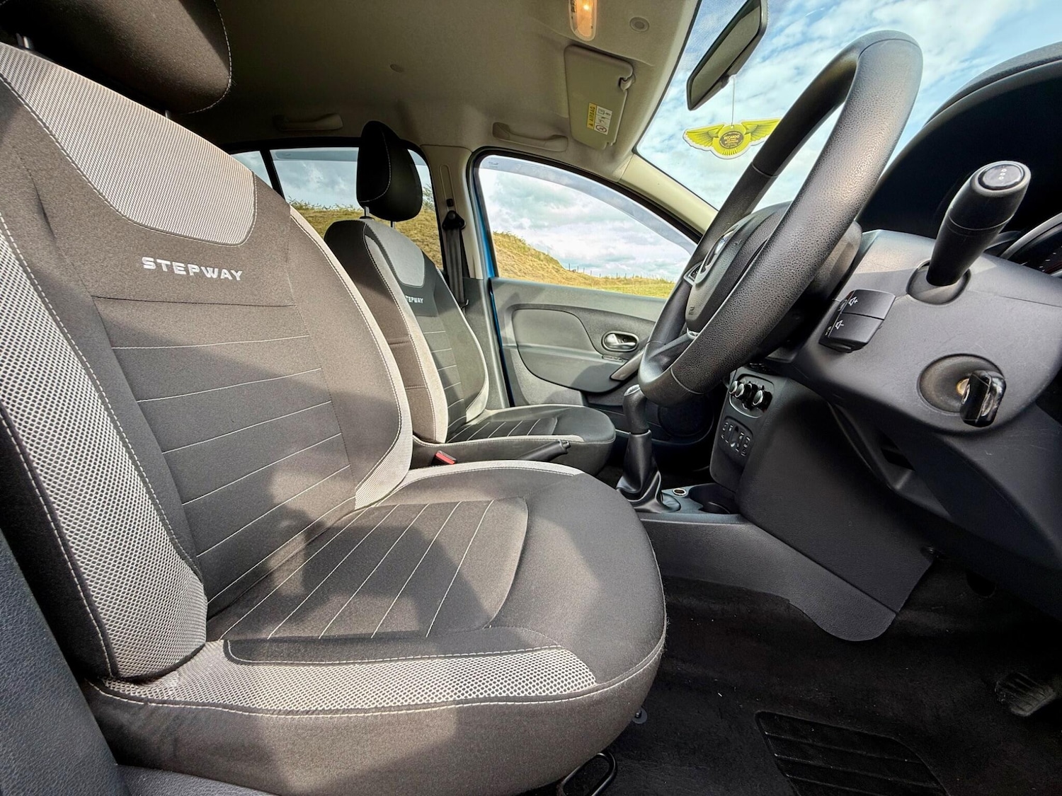 Used Dacia Sandero Stepway 2017 for sale - 75809822: Photo 32