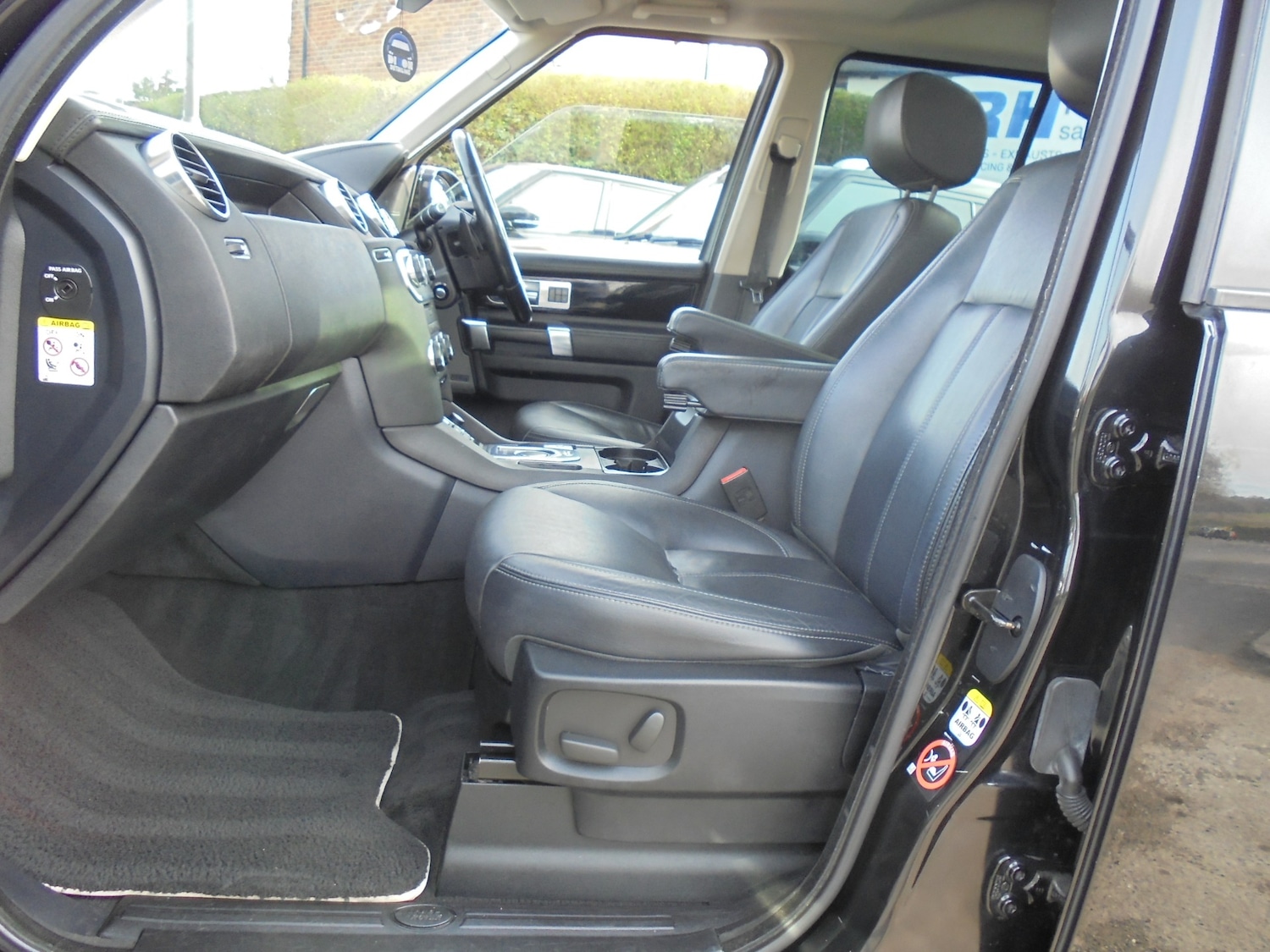 Used Land Rover Discovery 2016 for sale - 78109674: Photo 16