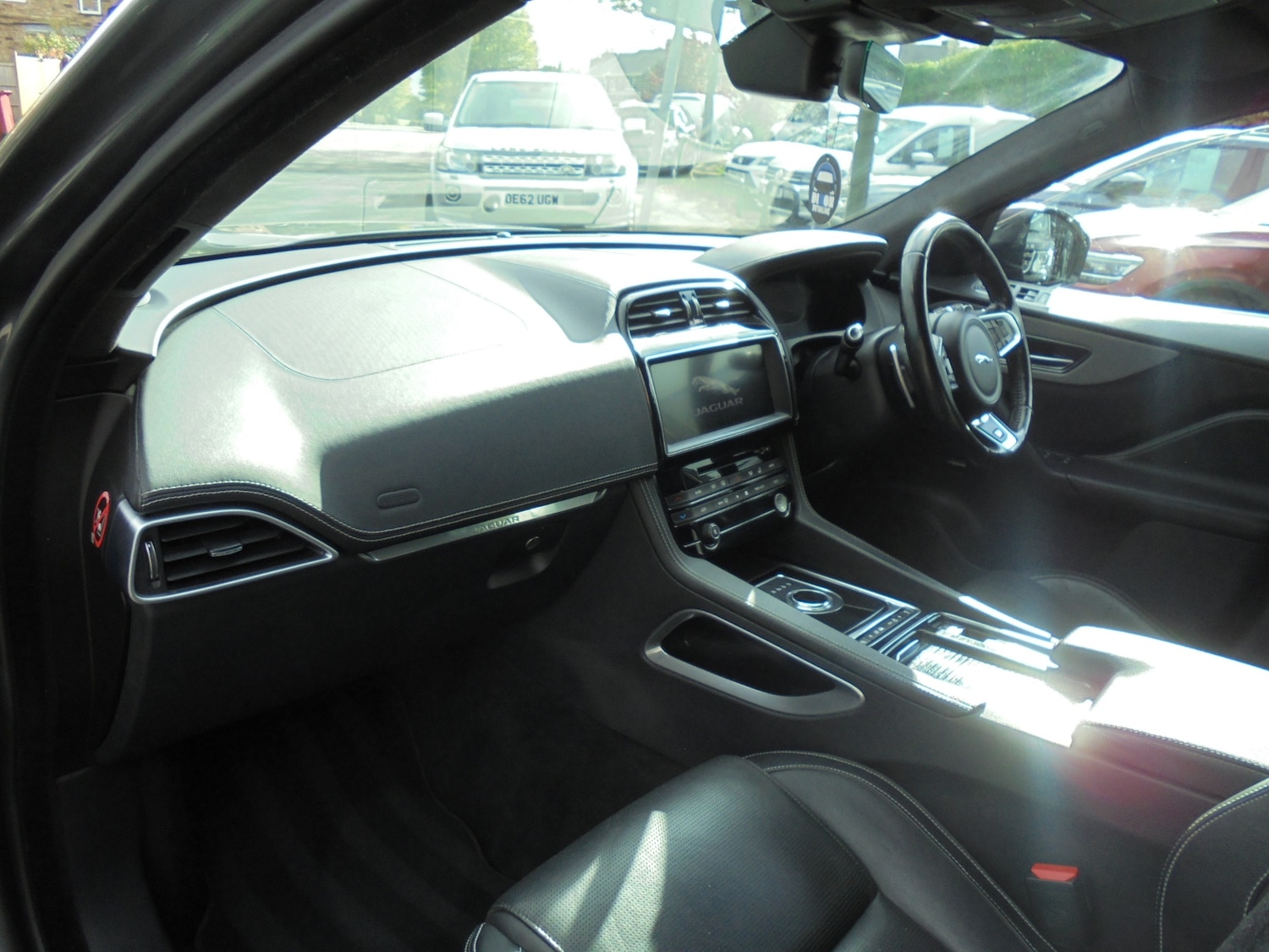 Used Jaguar F-Pace 2019 for sale - 76219366: Photo 8