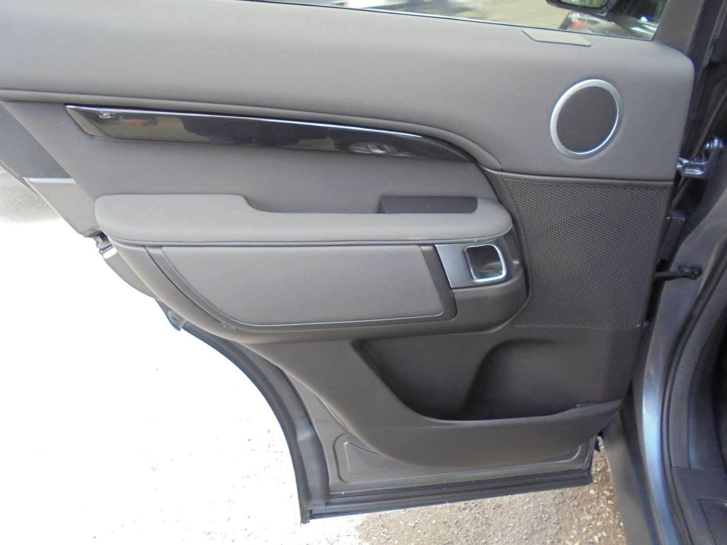 Used Land Rover Discovery 2018 for sale - 77843046: Photo 16