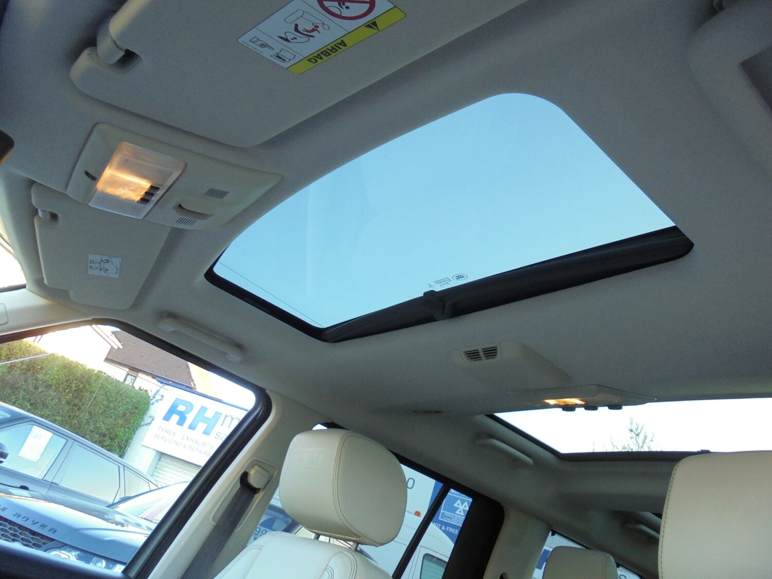 Used Land Rover Discovery 2014 for sale - 77930445: Photo 16