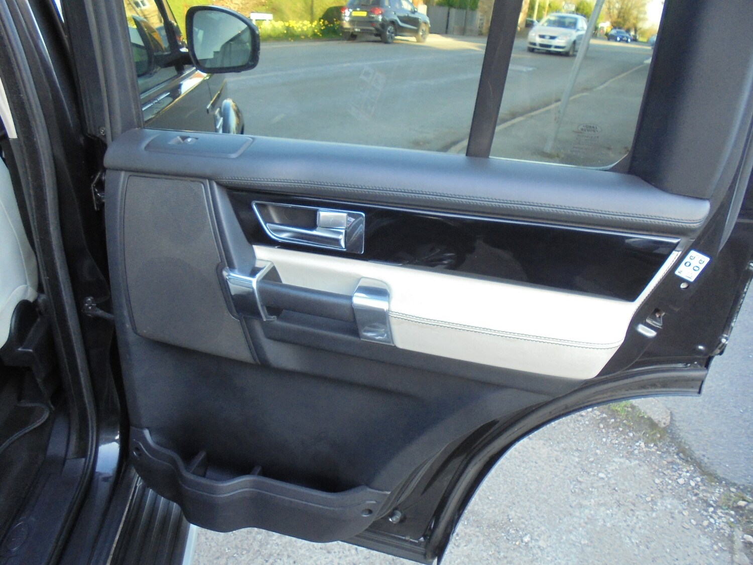 Used Land Rover Discovery 2014 for sale - 77930445: Photo 26