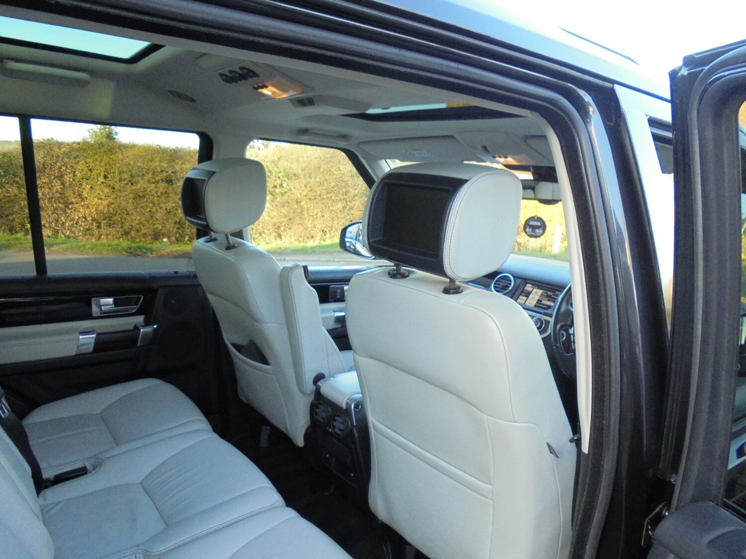 Used Land Rover Discovery 2014 for sale - 77930445: Photo 27