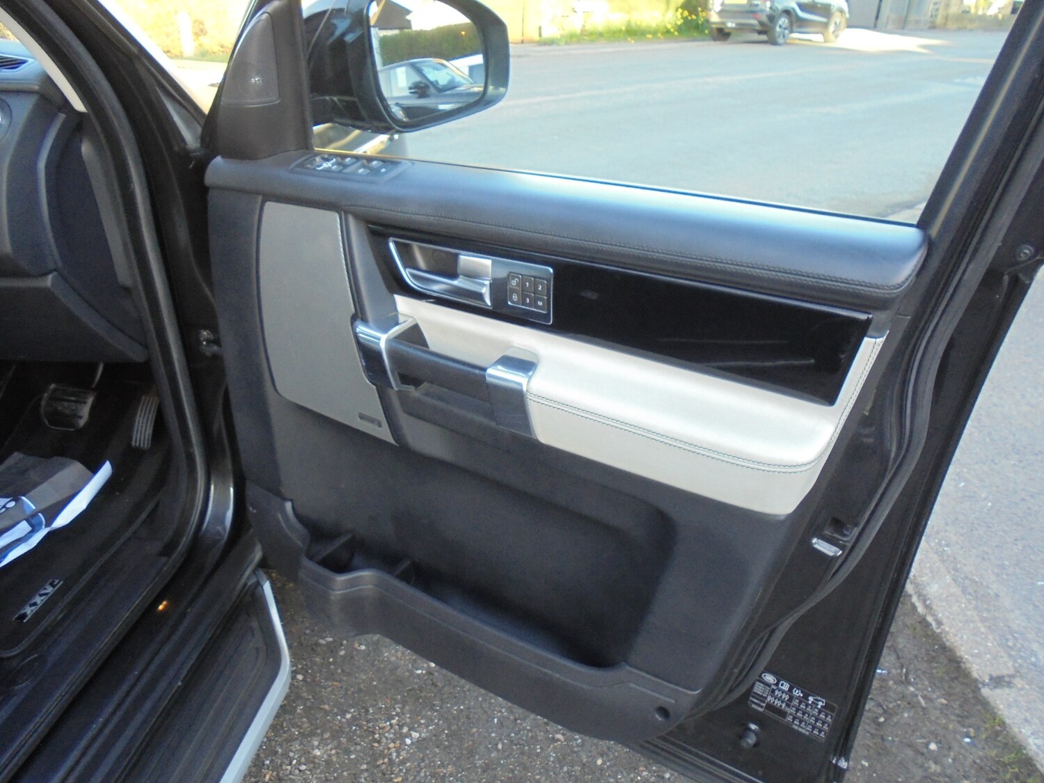 Used Land Rover Discovery 2014 for sale - 77930445: Photo 31