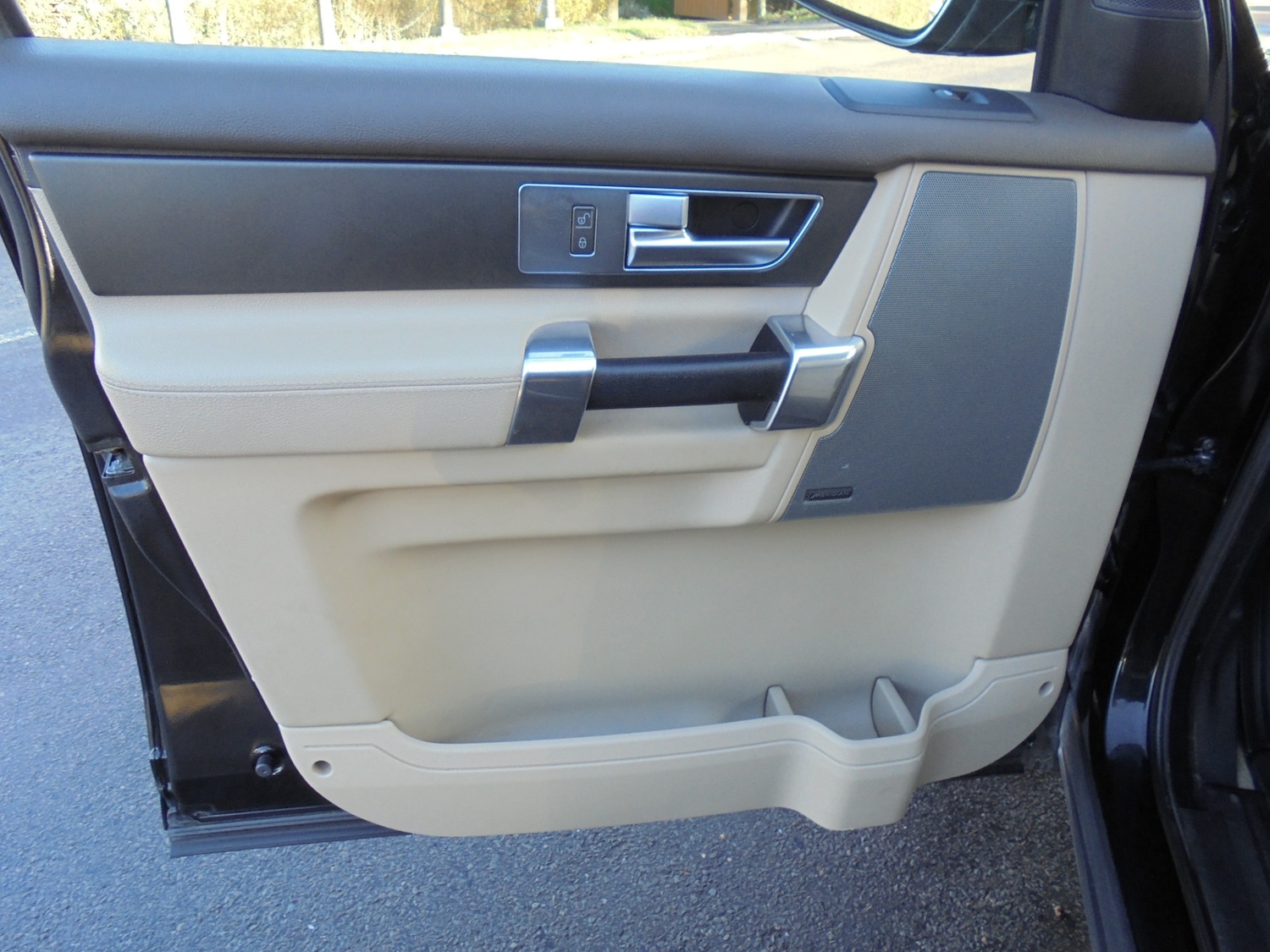 Used Land Rover Discovery 2015 for sale - 76699195: Photo 11