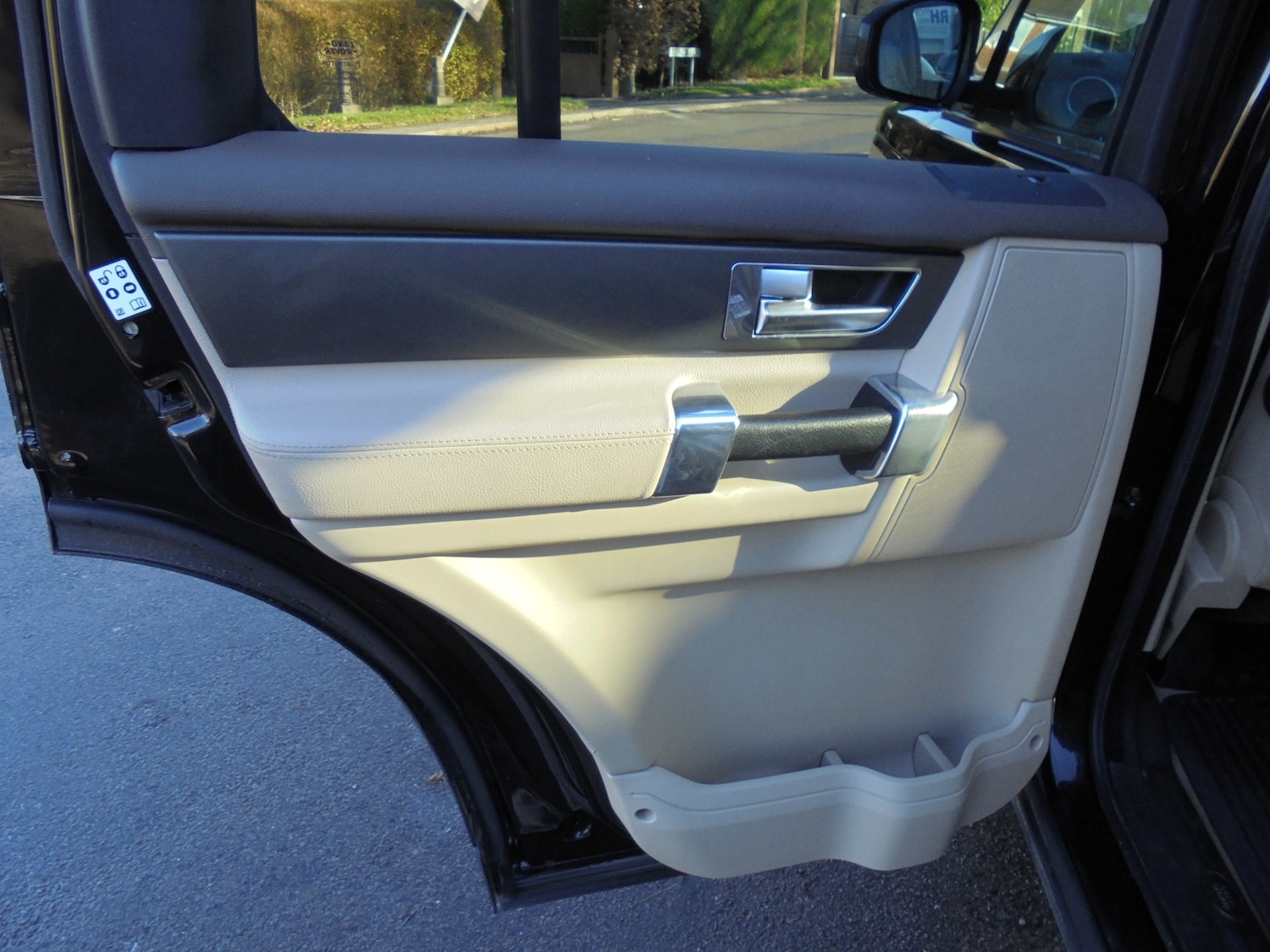 Used Land Rover Discovery 2015 for sale - 76699195: Photo 14