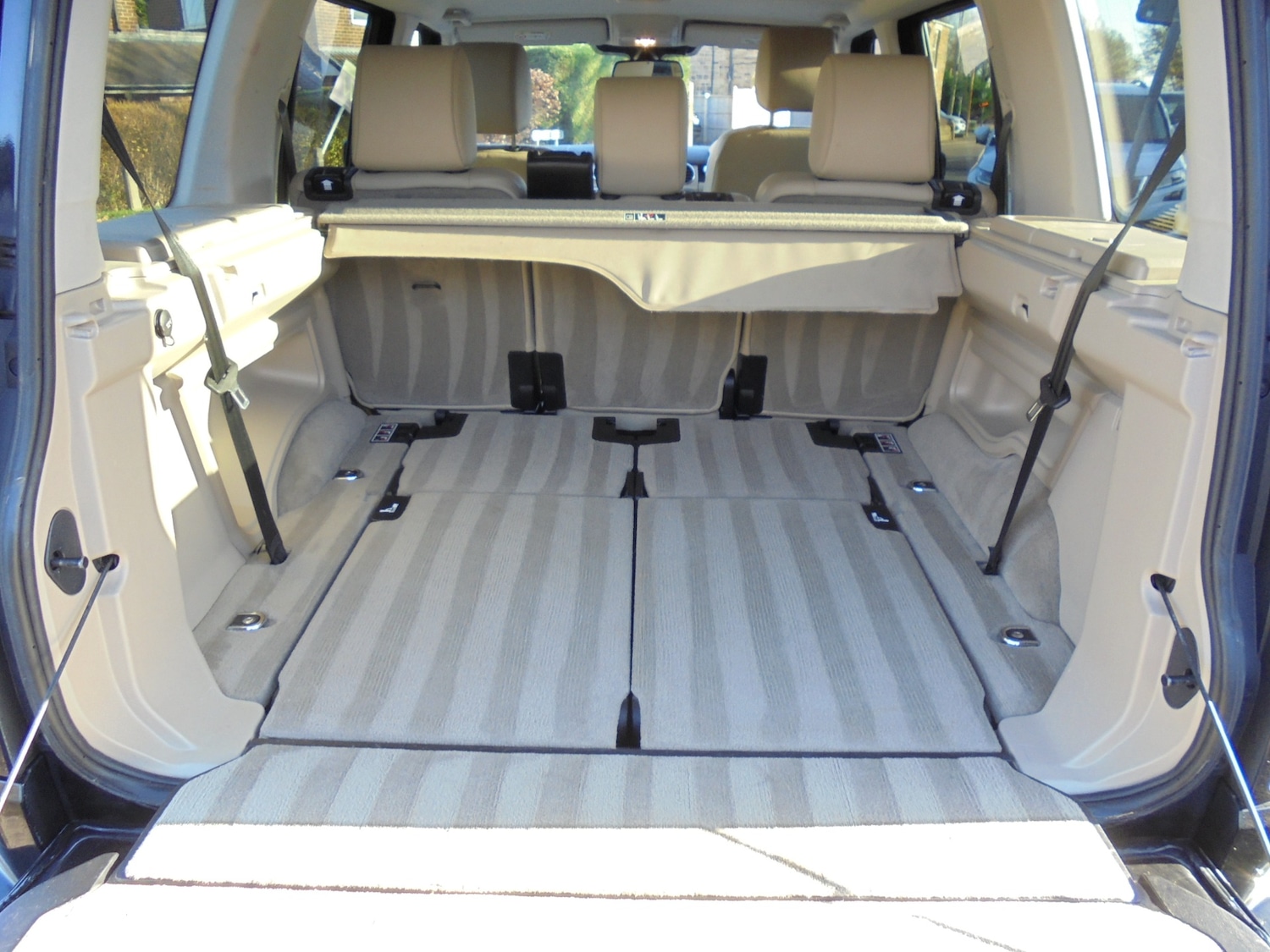 Used Land Rover Discovery 2015 for sale - 76699195: Photo 17