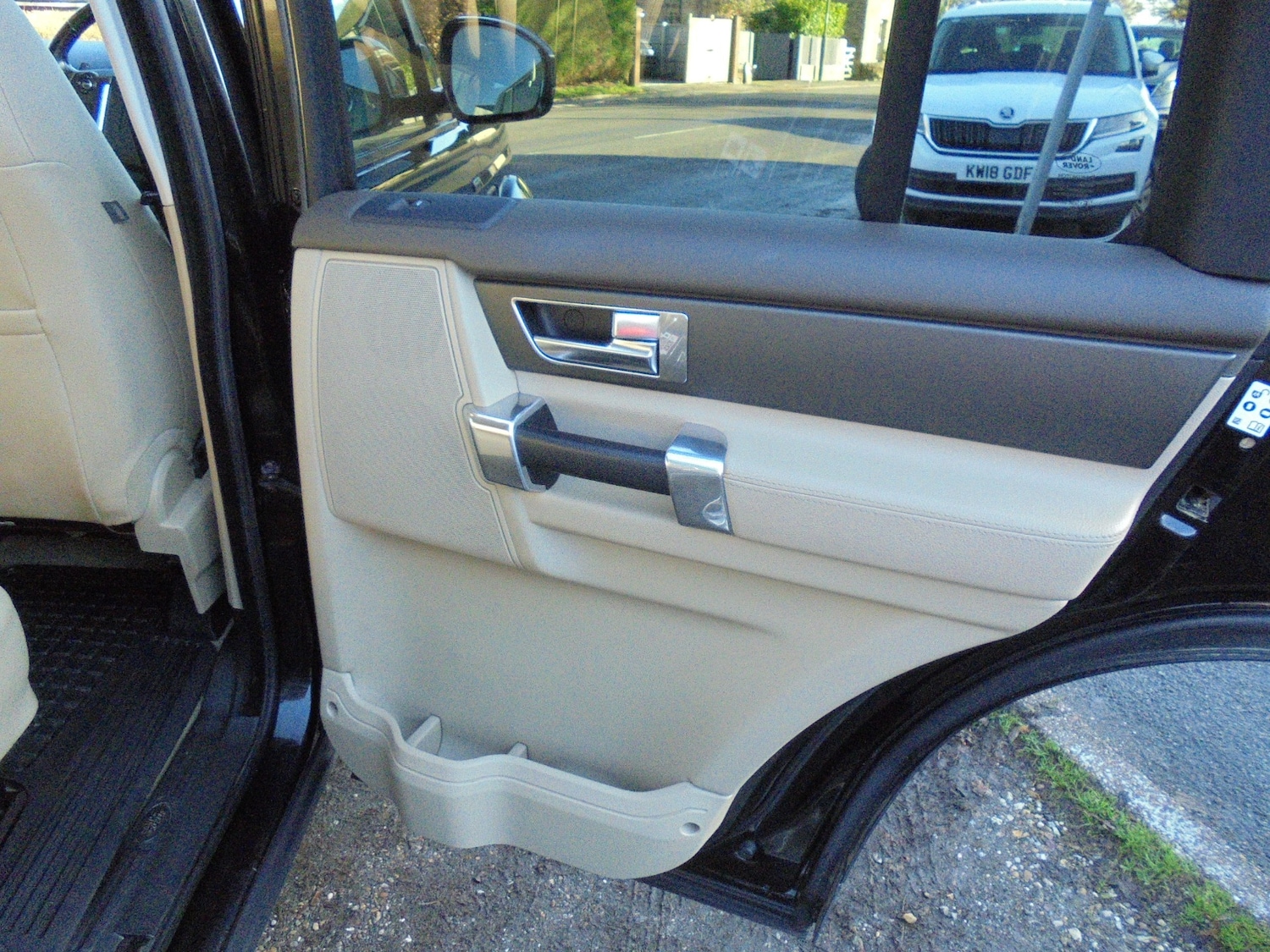 Used Land Rover Discovery 2015 for sale - 76699195: Photo 19