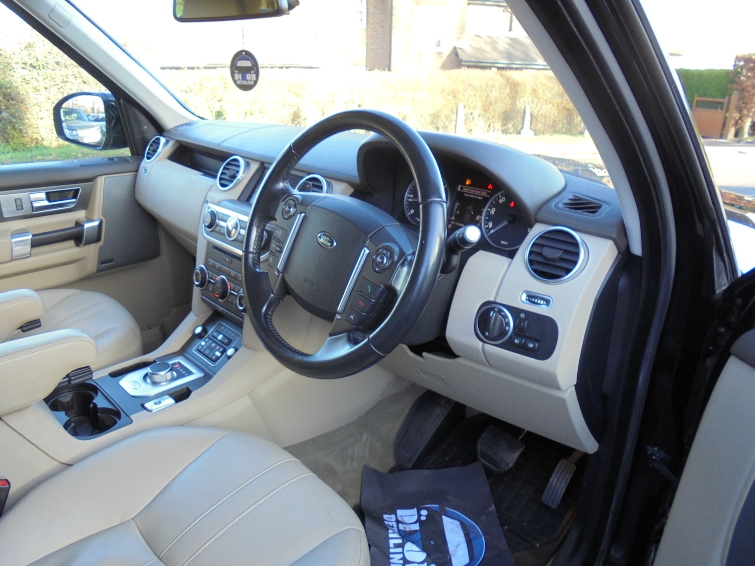 Used Land Rover Discovery 2015 for sale - 76699195: Photo 23