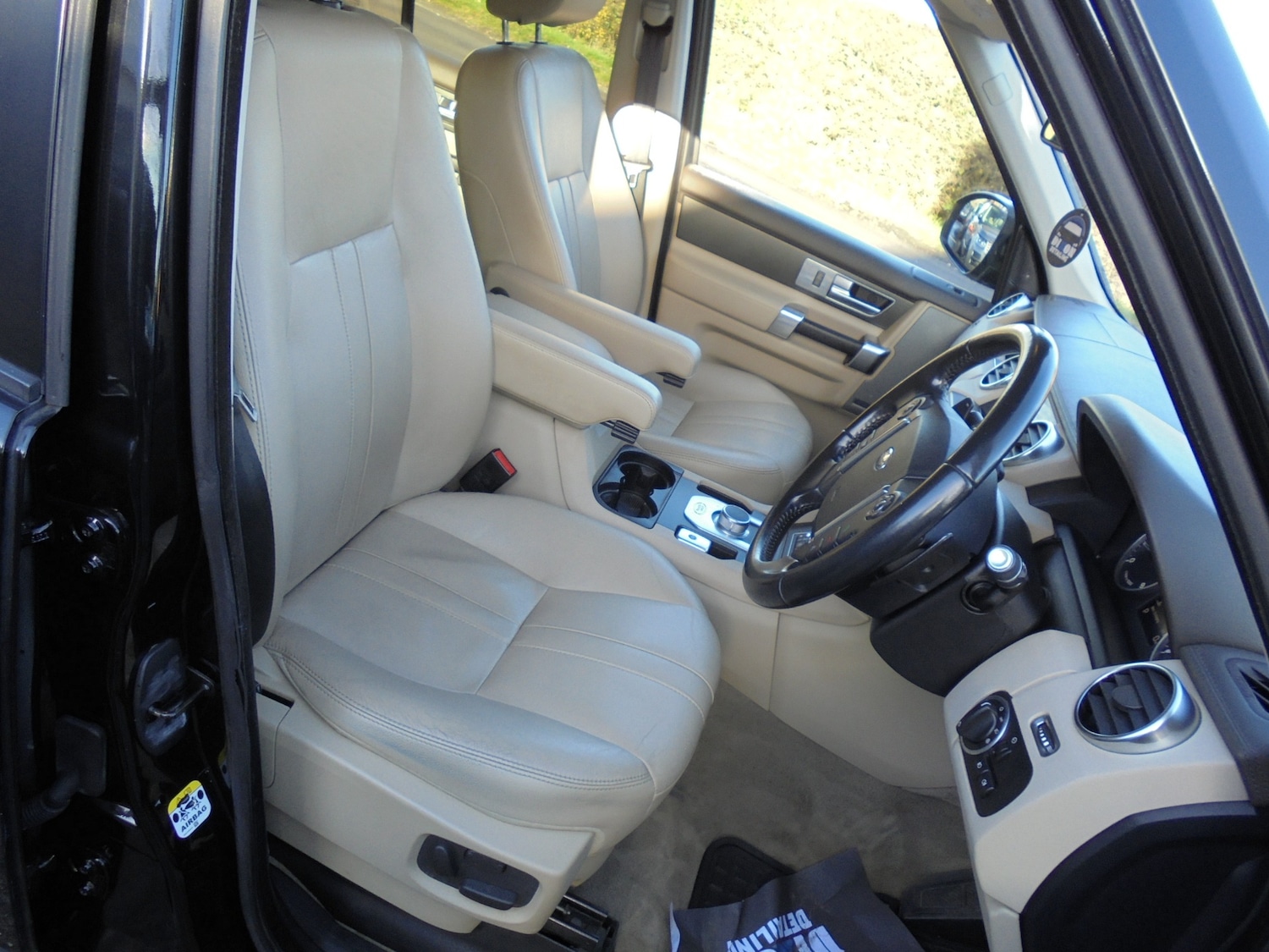 Used Land Rover Discovery 2015 for sale - 76699195: Photo 24