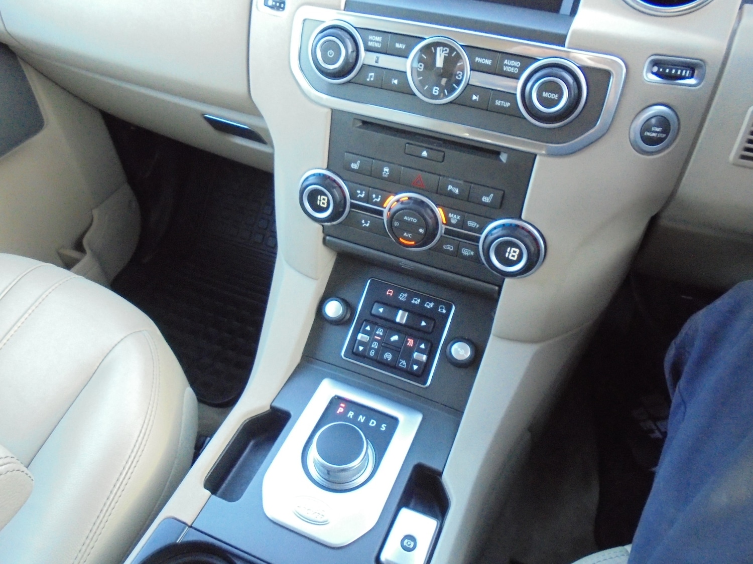 Used Land Rover Discovery 2015 for sale - 76699195: Photo 25