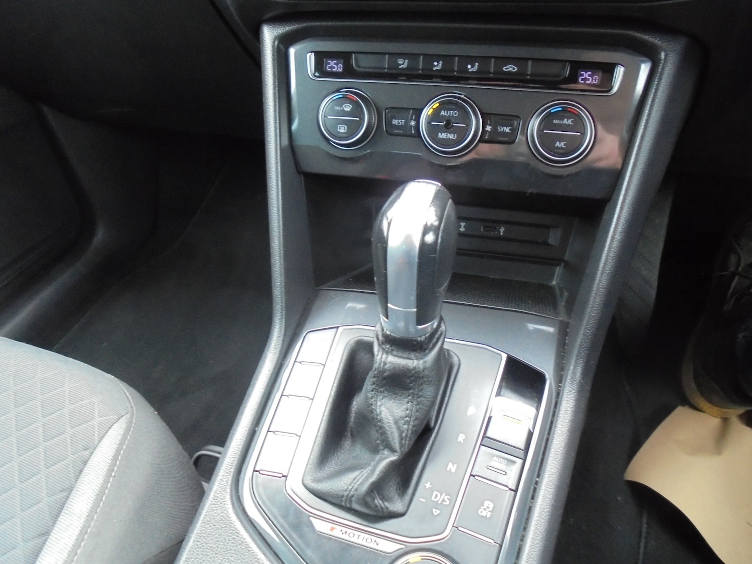 Used Volkswagen Tiguan 2017 for sale - 77790406: Photo 24