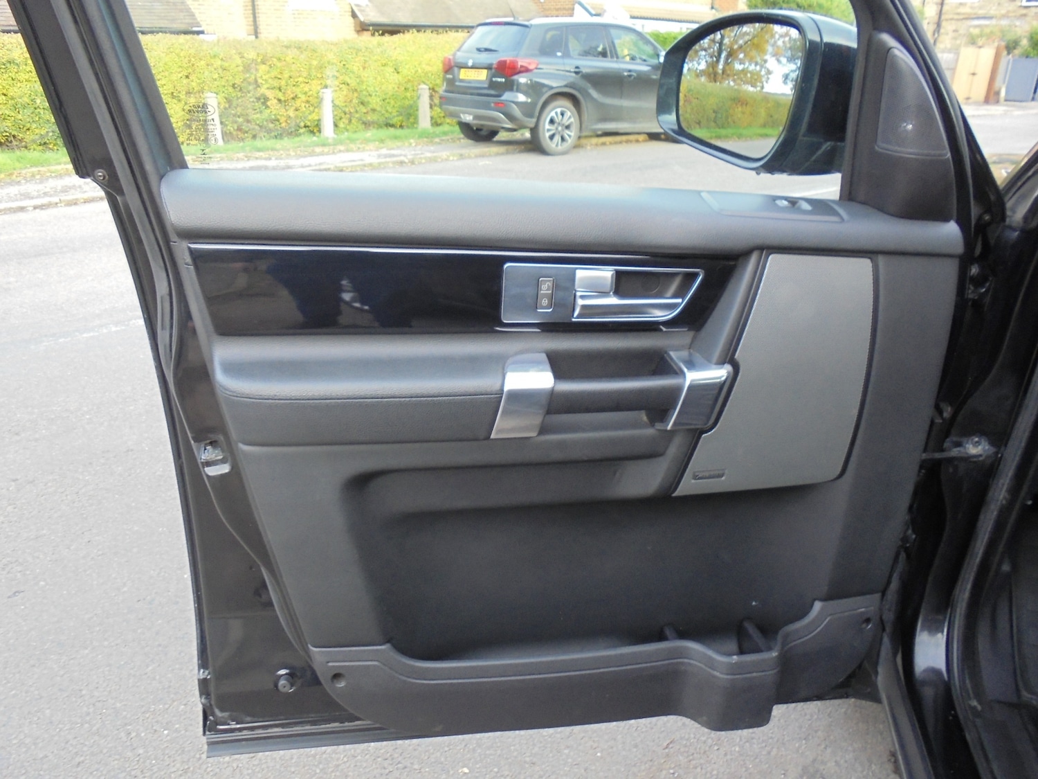 Used Land Rover Discovery 2015 for sale - 76363019: Photo 12